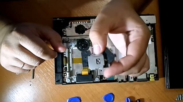 Замена лазерной головки привода PS2. смотреть онлайн