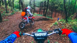 ПОКАТУШКА В ЛЕСУ НА МОТОЦИКЛАХ!