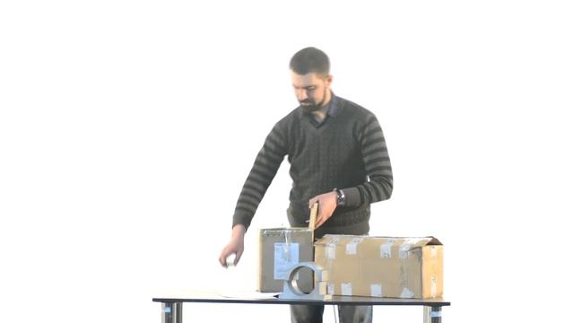 Распаковка шпинделя, кронштейна, и частотного преобразователя для плазмореза смотреть онлайн