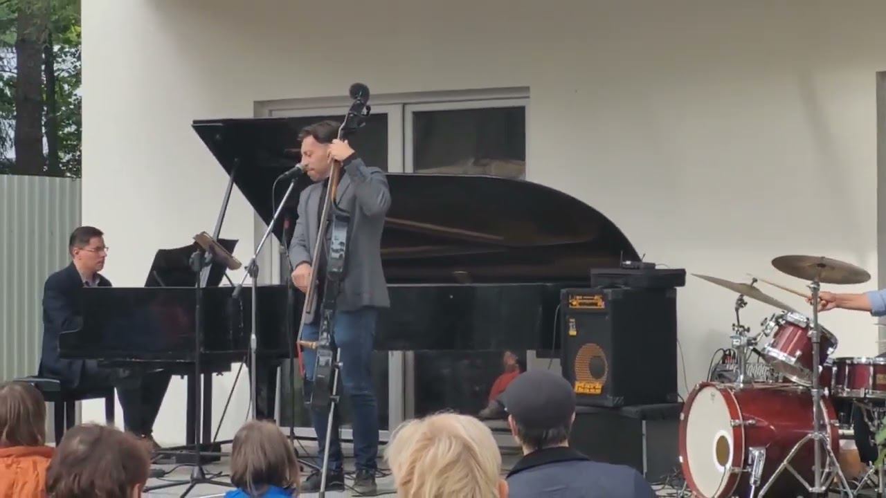 Cigar-Hall смотреть онлайн