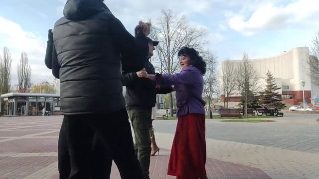 Потанцуй со мной.... 2023г. смотреть онлайн