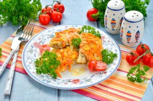 КАК ПРИГОТОВИТЬ ТРЕСКУ С МОРКОВЬЮ И ЛУКОМ В ДУХОВКЕ