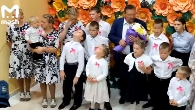 В 40 лет женщина стала мамой в 14-й раз смотреть онлайн