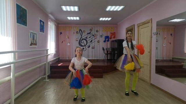"Посмотри, мам", исполняет Аминова Венера, Седых Софья "Ритм танца" смотреть онлайн