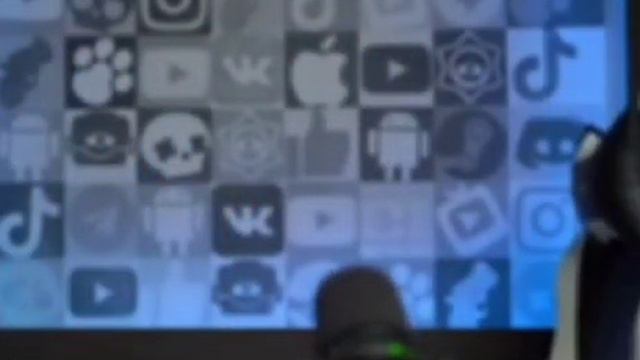 Э лысый ты куда а как же семья дети и работа?! смотреть онлайн