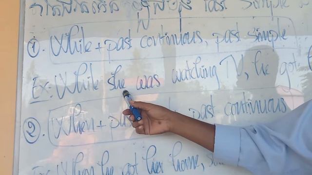 Writing In Mixture Of Past Simple & Past Continuous