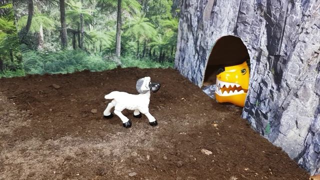 Тигр нападает на животных, которые слишком близко подошли к его логову. смотреть онлайн