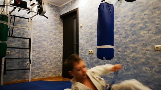 Уширо маваши гери вертушка в падении. Спорт Клуб "Школа Чемпионов SATORY". Москва смотреть онлайн