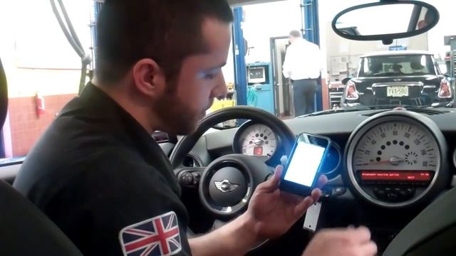 Prestige MINI: How To Pair a Bluetooth Phone to a MINI Cooper смотреть онлайн