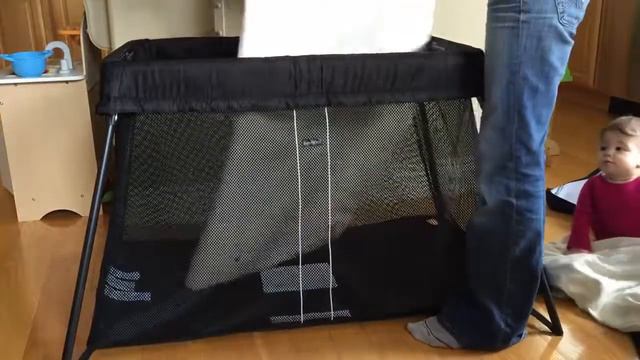 TRAVEL CRIBS Baby Bjorn Travel Crib Light vs Guava Family Lotus смотреть онлайн