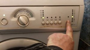 сма Electrolux -EWS1020 сбрасывает режимы оборотов отжима, не блокирует люк и завершение программы.