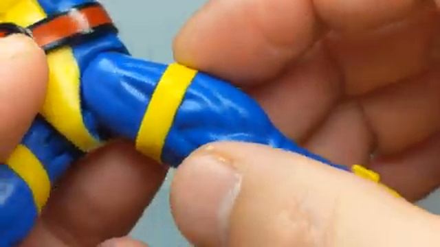 FLYGUYtoys Hasbro Retro Marvel Legends Uncanny X-Men Wolverine Team Suit Toy Action Figure Review смотреть онлайн