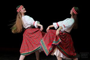 "Вепсский танец", ансамбль "Ритмы детства". "Veps dance", ensemble "Rhythms of childhood".