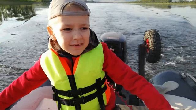 22.06.19. Устинка учится выходить на глиссер. смотреть онлайн