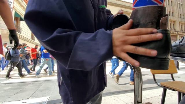 🔥 FIRE FIRE SHOE SHINE by 18 Yr Old Fernando w/Guest Fausto Arizmendi | Mexico City (ASMR) 🇲🇽 смотреть онлайн