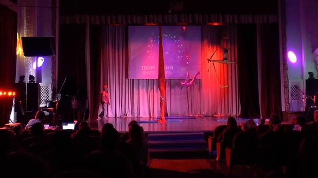 Юные таланты на сцене ДК смотреть онлайн