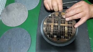 Самый лучший способ  вырезания прокладок из паранита цыркулем－резаком ！