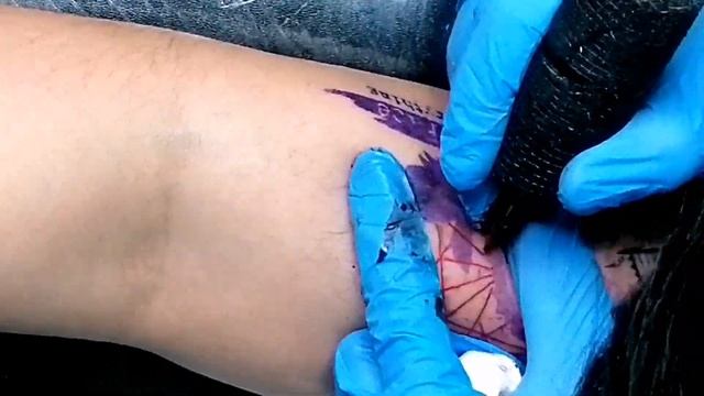 TRASH POLKA COMPASS CLOCK - TATTOO TIME LAPSE смотреть онлайн