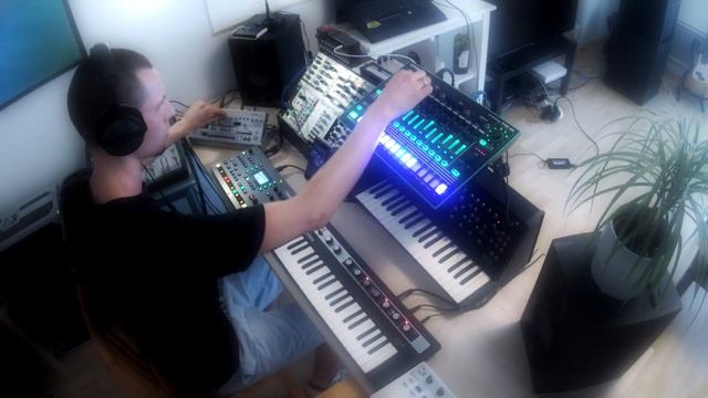 Dub Techno Jam [Octatrack, MS-20 mini, TB-03, Reface CP, TR-8] смотреть онлайн