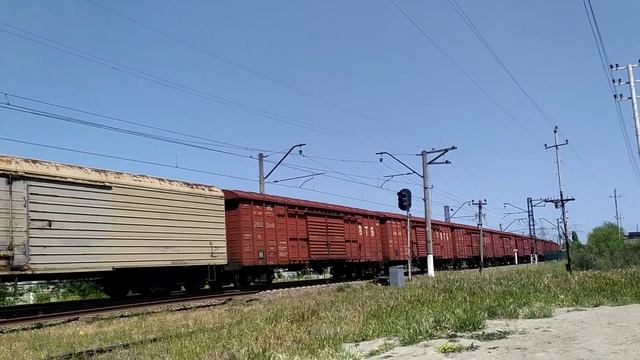 ВЛ10-1603 и толкач ВЛ10У-1031 с грузовым следуют по перегону Гюздяк-Хырдалан смотреть онлайн