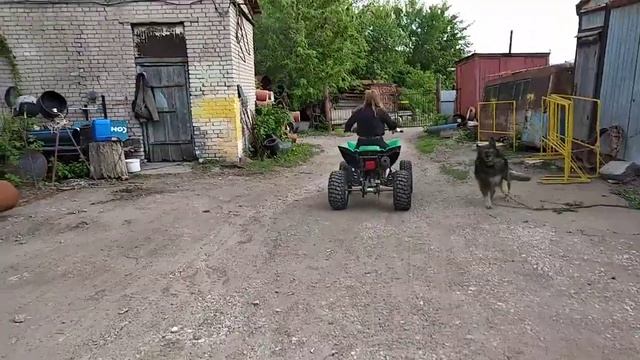 Всем привет! Катаемся на квадроцикле. смотреть онлайн