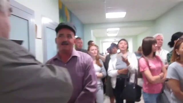 18.06.2018 На 4 этаже в поликлинике № 18, ул. Карбышева. MVI 0819 смотреть онлайн
