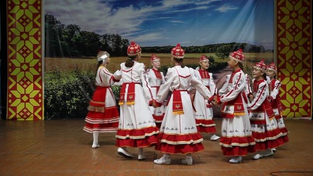 Образцовый детский чувашский фольклорный коллектив "Родничок" смотреть онлайн