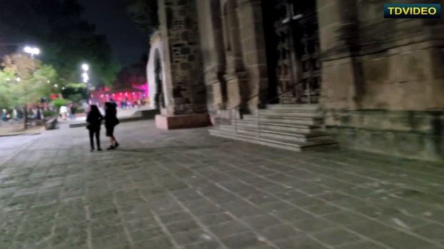 Ночной парк в Мехико. Ночная жизнь столицы Мексики.#245 смотреть онлайн