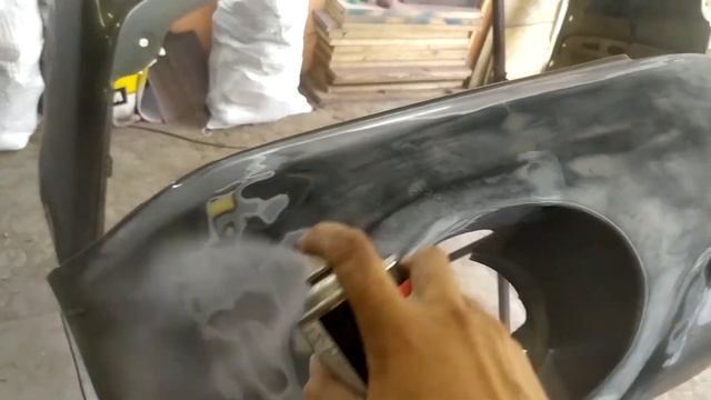 Покраска бамперов. Часть 1: подготовка и грунтование смотреть онлайн