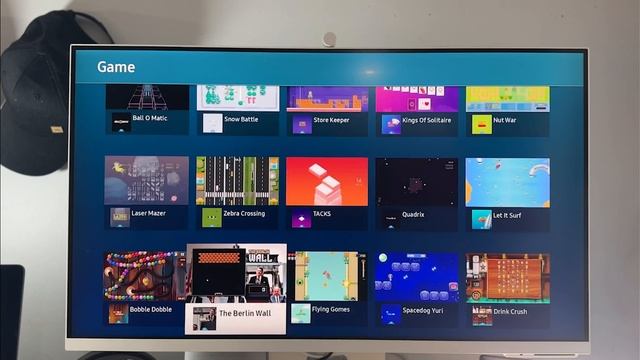 WHY DOES THE SAMSUNG M8 MONITOR DO THIS??!! Samsung M8 Smart Monitor Unboxing and First Impressions смотреть онлайн