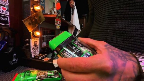 BARBER STYLE NEON DEWAL