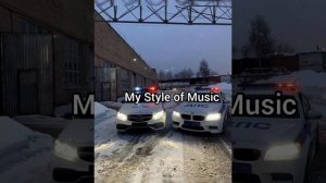 Летит патруль прямо за нами.