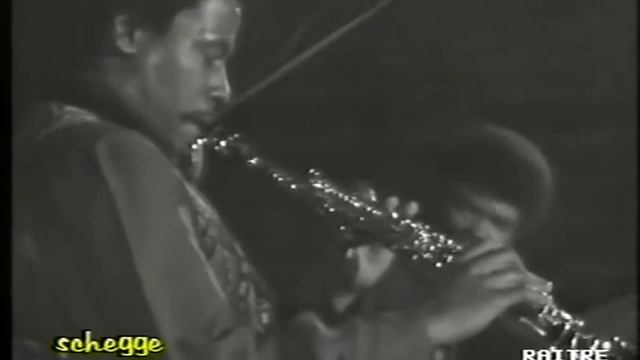 Miles Davis - Live In Rome 1969 Wayne Shorter Chick Corea Etc смотреть онлайн