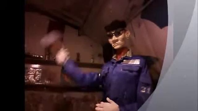 Копия видео "человек с молотком (подвижный манекен)" смотреть онлайн