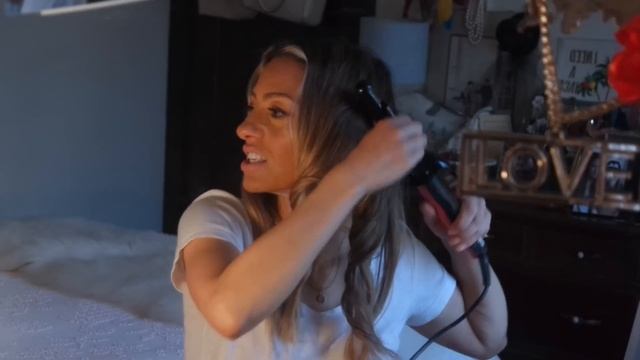 How to get Beachy Waves | Hair Tutorial | Stung by Samantha смотреть онлайн