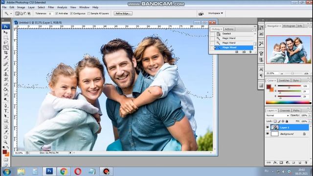 Как вырезать фон на фото с помощью Фотошопа? смотреть онлайн