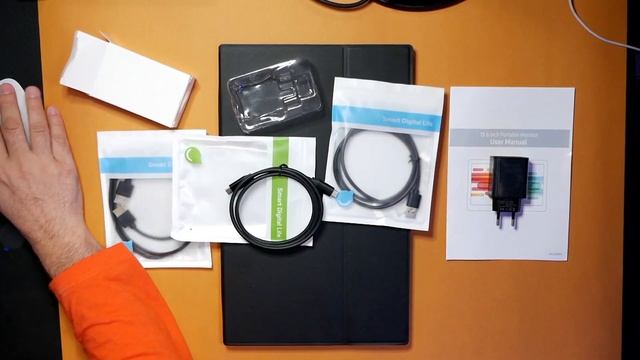 UPERFECT Portable Monitor 15.6" unboxing with how it works with your own monitor #portablemonitor смотреть онлайн