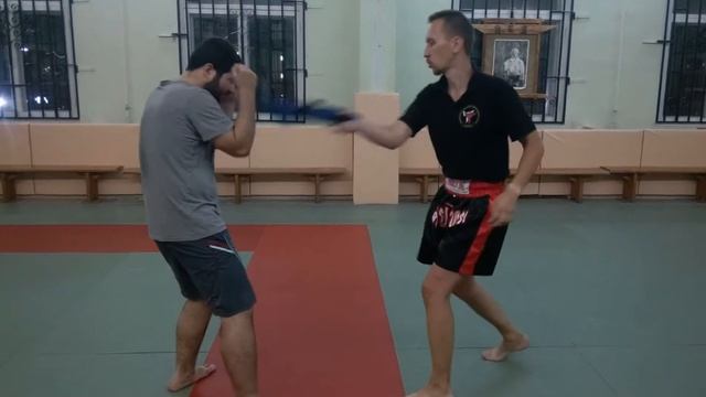 Работа палкой, арматурой или сапёрной лопаткой. смотреть онлайн