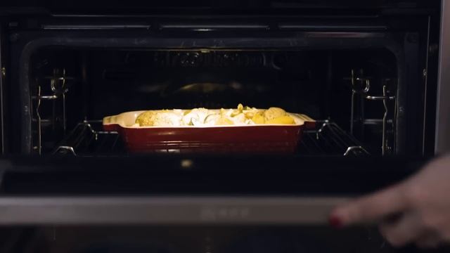 What’s an oven with an integrated microwave? | Lessons from The NEFF Kitchen смотреть онлайн