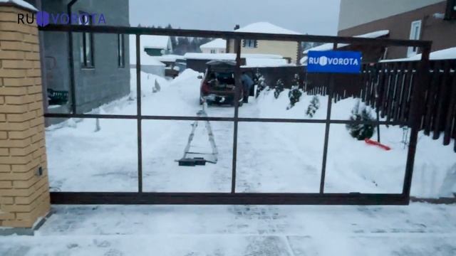 Установка каркаса откатных ворот зимой с автоматикой смотреть онлайн
