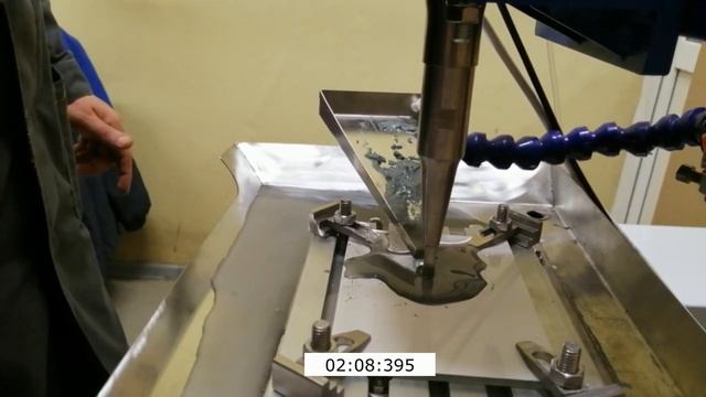 Прошивка фигурного отверстия в стекле за несколько минут смотреть онлайн