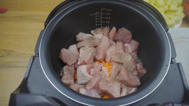 Этот рецепт приготовите не раз! Мясо и Картошка в Мультиварке. смотреть онлайн