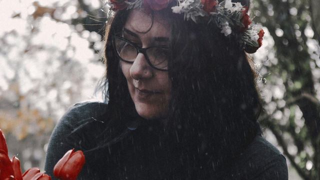 Мама хочет чтобы ты отдавала мне свою зарплату я сам буду ею распоряжаться...