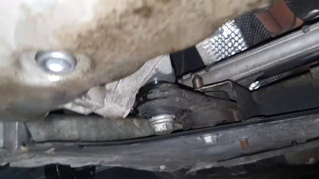 Renault Grand Scenic II Lower Engine Mount смотреть онлайн