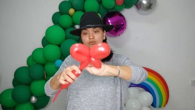 Как сделать бант из воздушного шара / How to make a balloon bow смотреть онлайн