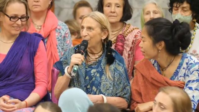 Любовь Кришны и Радхи нам в этом мире не понять - ЕМ Чайтанья Чандра Чаран прабху, 16.03.2023 смотреть онлайн