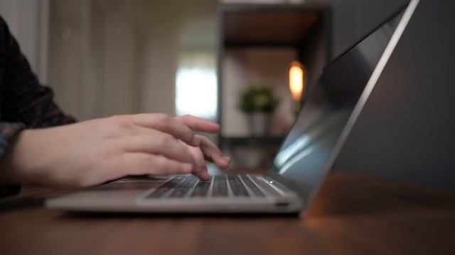 Ноутбук с AliExpress за 350$! Смотрим, что он умеет. Обзор DERE V14S. смотреть онлайн