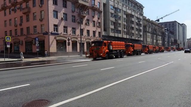 Уборочные машины на улицах Москвы смотреть онлайн