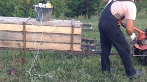 Тюкуем сено мотоблоком. самодельный пресс для сена от мотоблока (сенозаготовка часть 3)