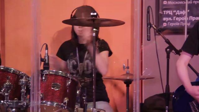 14 Nirvana–Heart-Shaped Box.Cover.Школа Рока Харьков. Отчётный концерт.21 мая 2017. смотреть онлайн